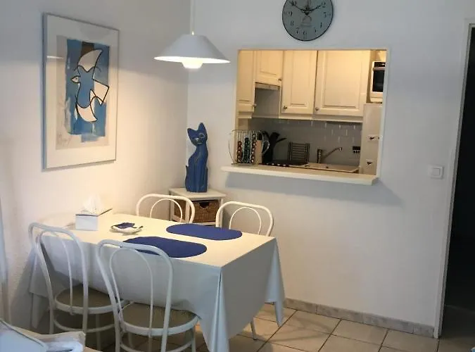 Апартаменти 36 M With Balcony And Pool Near Beaches *